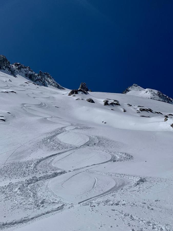 Appartement Avec Jacuzzi Dans Chalet Prive, Grande Terrasse, Parking Gratuit Les Houches Bagian luar foto